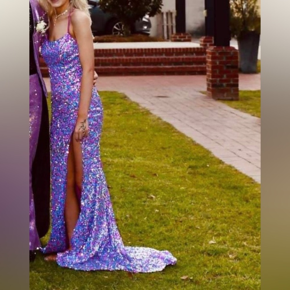 Prom Dress for sale !! asking $700! i paid 900! message me for more details!